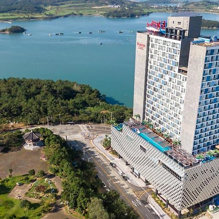 Ramada Plaza by Wyndham Dolsan Yeosu Hotel Bagian luar foto
