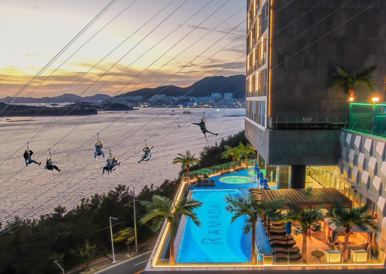 Ramada Plaza by Wyndham Dolsan Yeosu Hotel Bagian luar foto