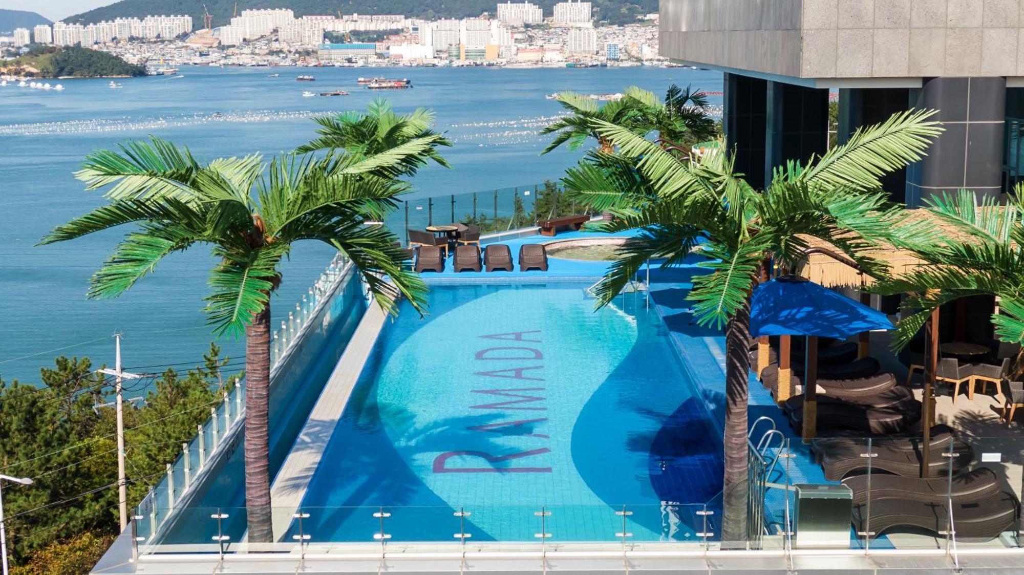 Ramada Plaza by Wyndham Dolsan Yeosu Hotel Bagian luar foto