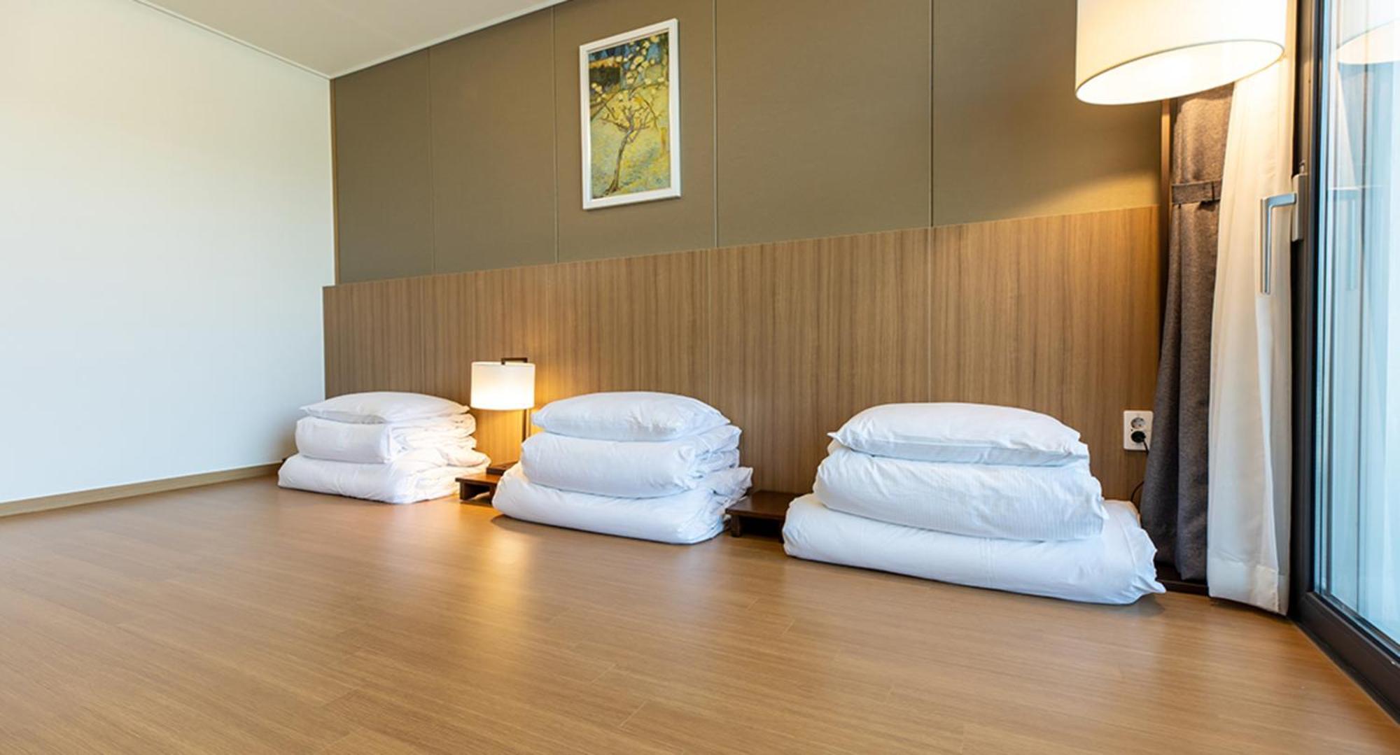 Ramada Plaza by Wyndham Dolsan Yeosu Hotel Bagian luar foto