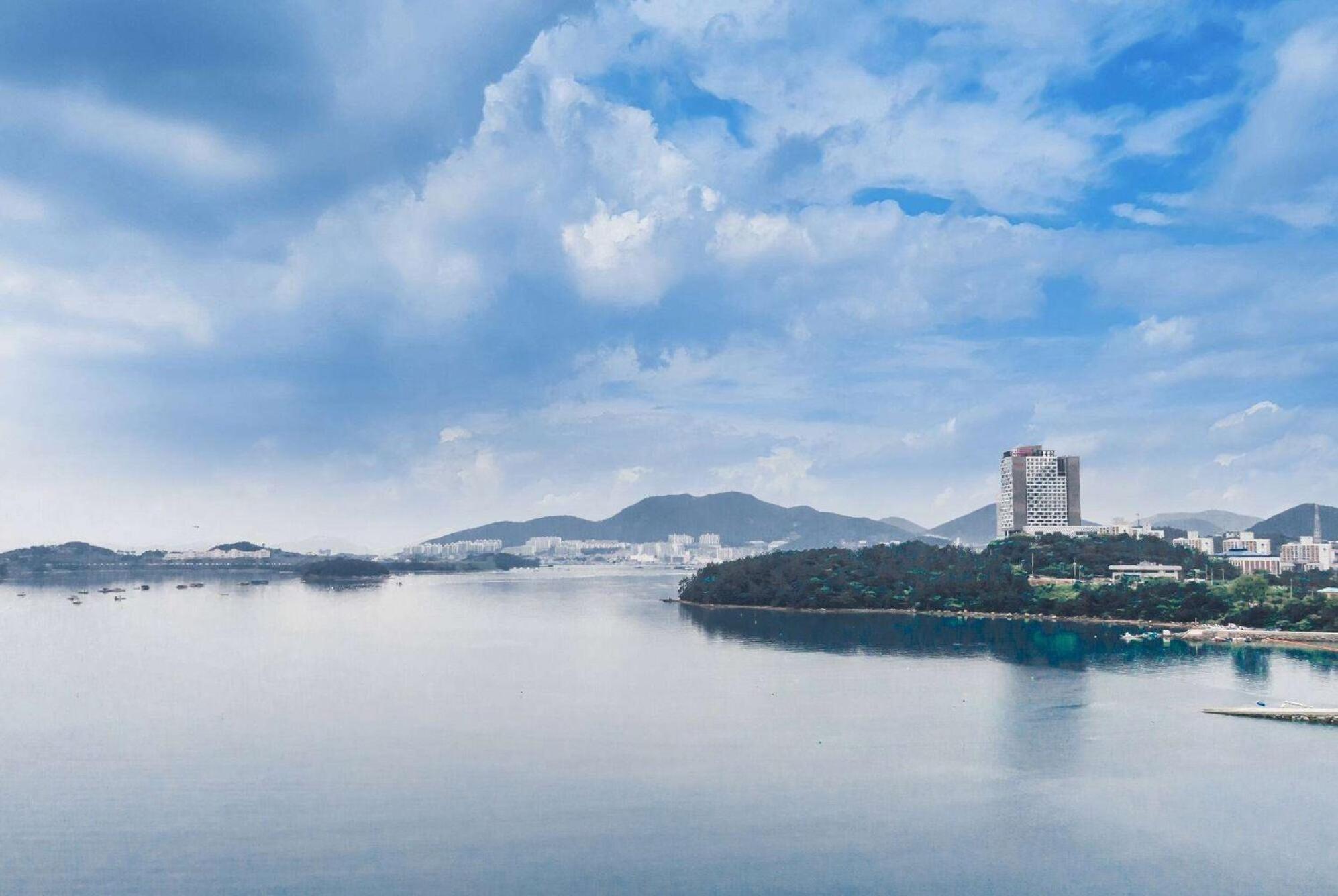 Ramada Plaza by Wyndham Dolsan Yeosu Hotel Bagian luar foto