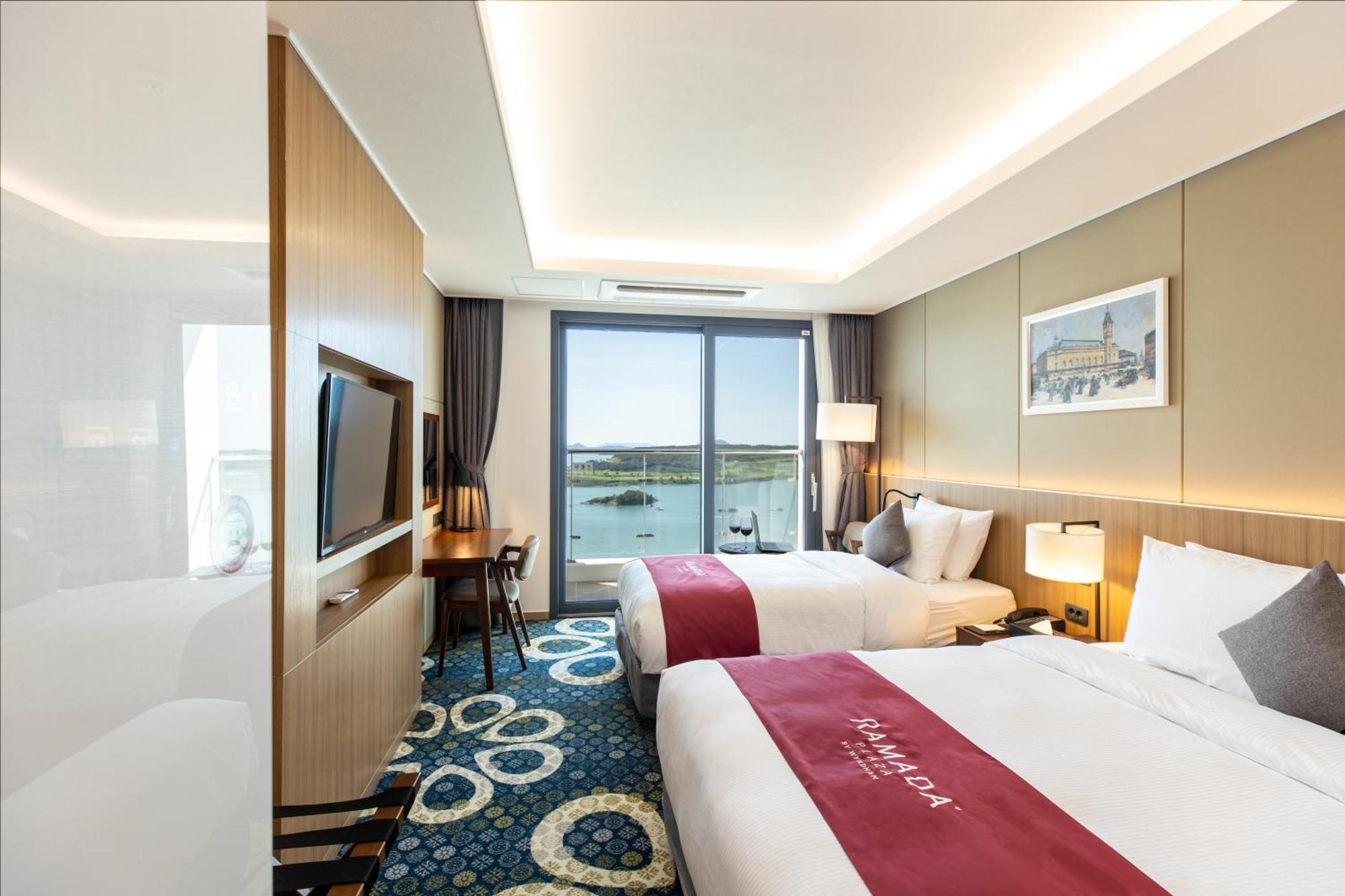Ramada Plaza by Wyndham Dolsan Yeosu Hotel Bagian luar foto
